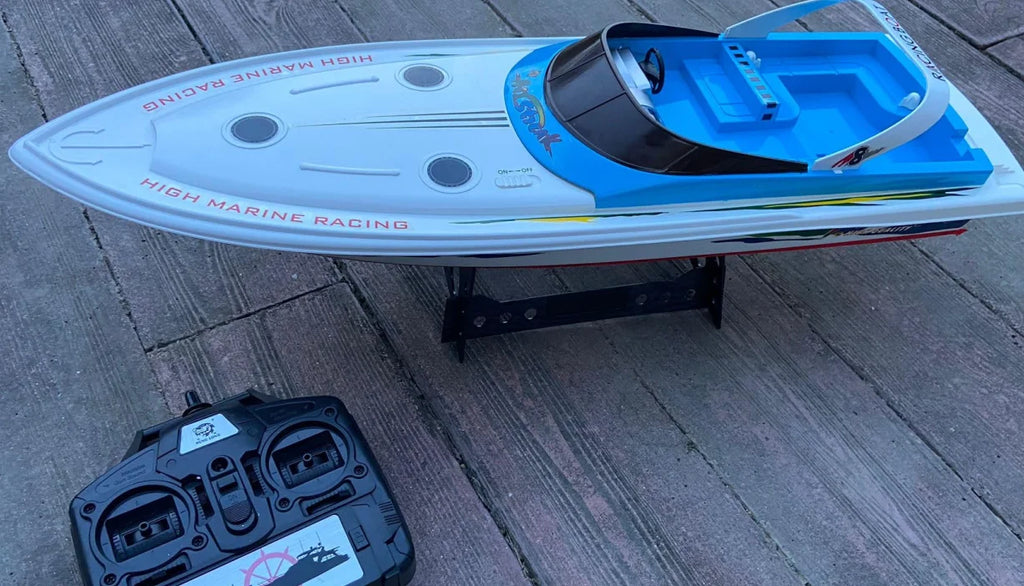 Super large remote control yacht 2.4G remote control ship model driven by two motors 70CM (27.5 inches) large hull outdoor lakes