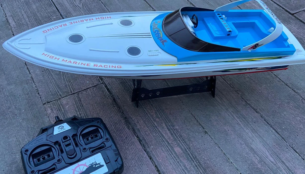 Super large remote control yacht 2.4G remote control ship model driven by two motors 70CM (27.5 inches) large hull outdoor lakes