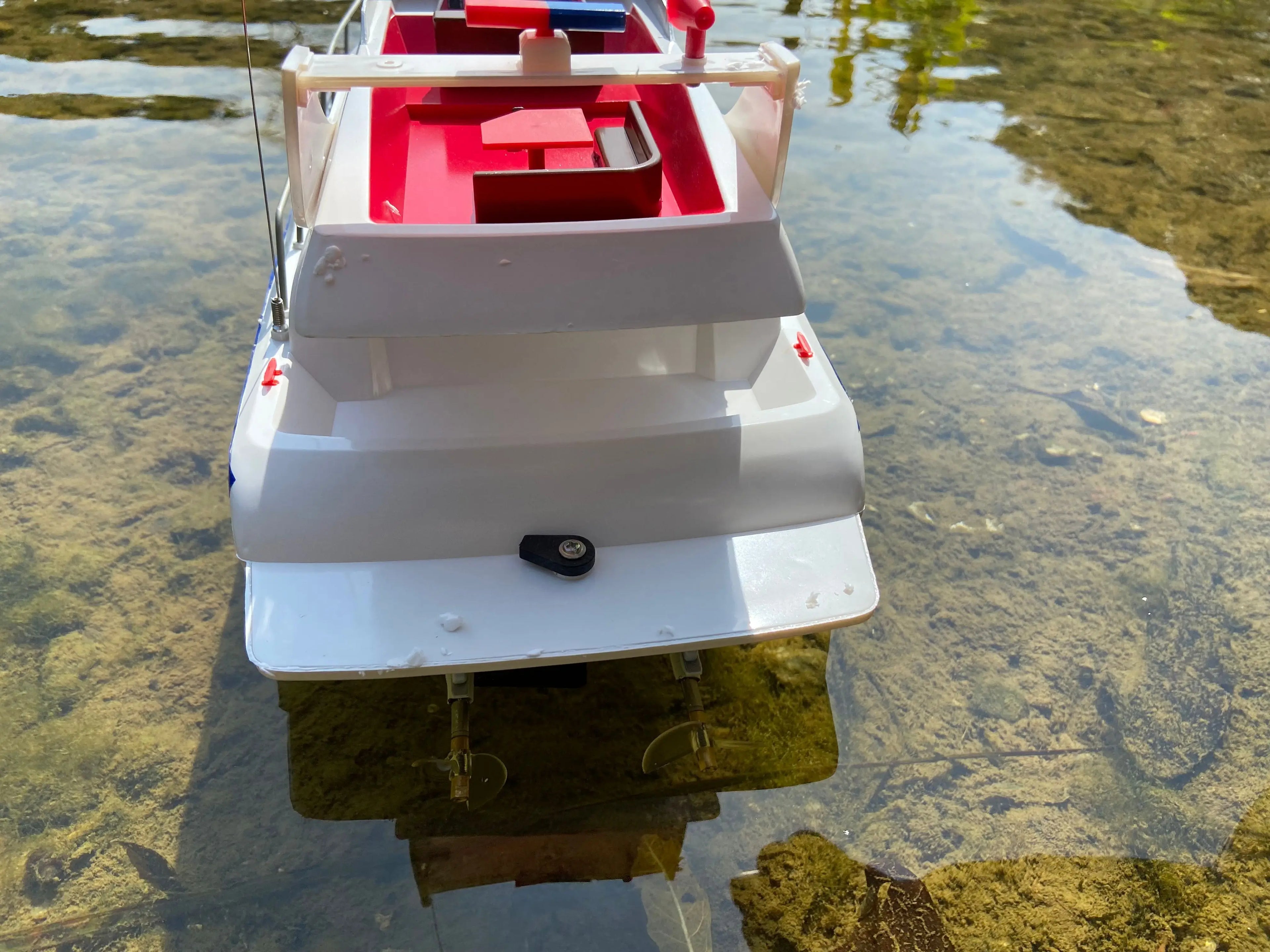 Super large remote control yacht 2.4G remote control ship model driven by two motors 70CM (27.5 inches) large hull outdoor lakes
