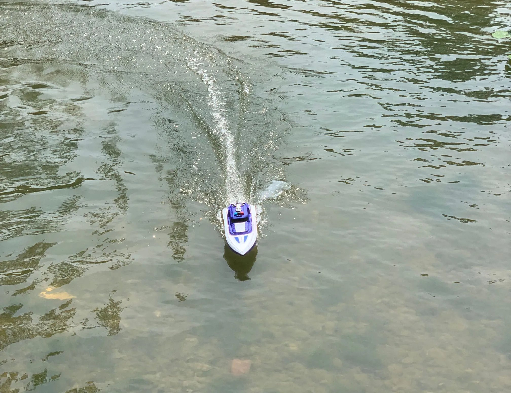 Super large remote control yacht 2.4G remote control ship model driven by two motors 70CM (27.5 inches) large hull outdoor lakes