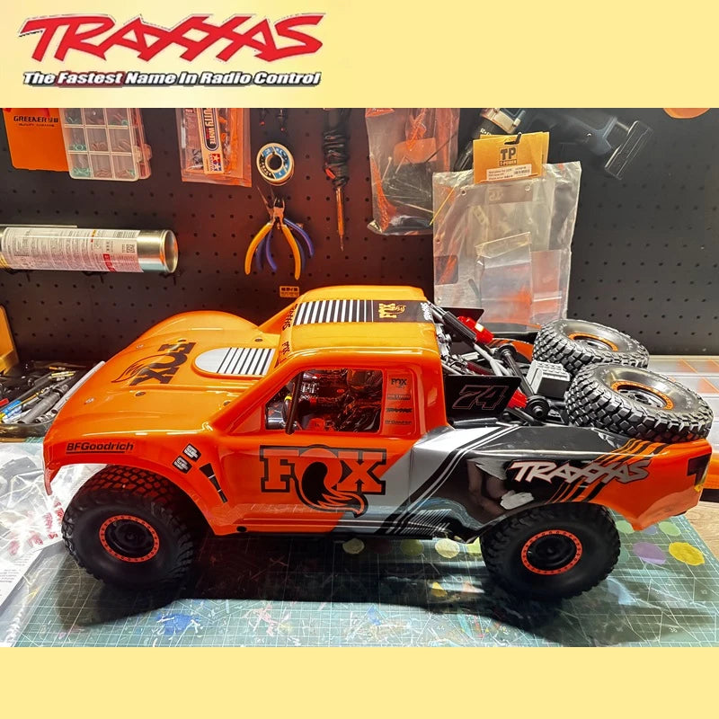 TRAXXAS UDR New RC Car 85086-4 1:7 Scale Brushless Electric Desert Racer with Light Kit, RC Toy Great Gift for Kids and Adults.