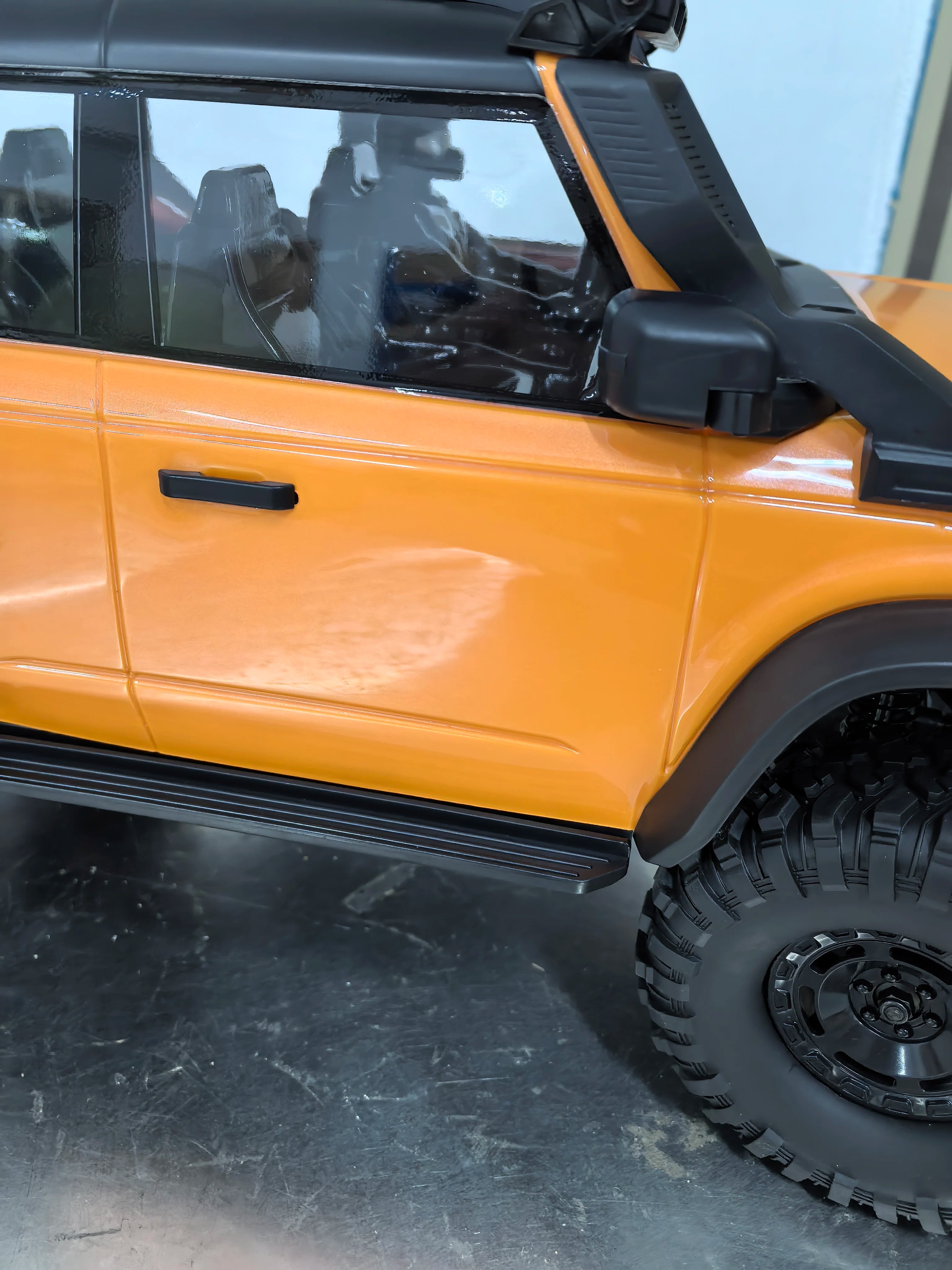 NEW Upgrades 2025 HB R001 Bronco with electric winch 1/10 4WD Remote Control Off-road Vehicle Electric Model RC Climbing