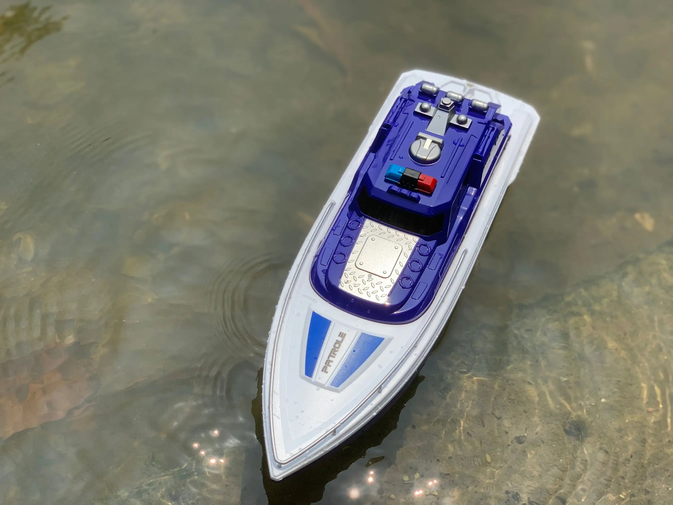 Super large remote control yacht 2.4G remote control ship model driven by two motors 70CM (27.5 inches) large hull outdoor lakes