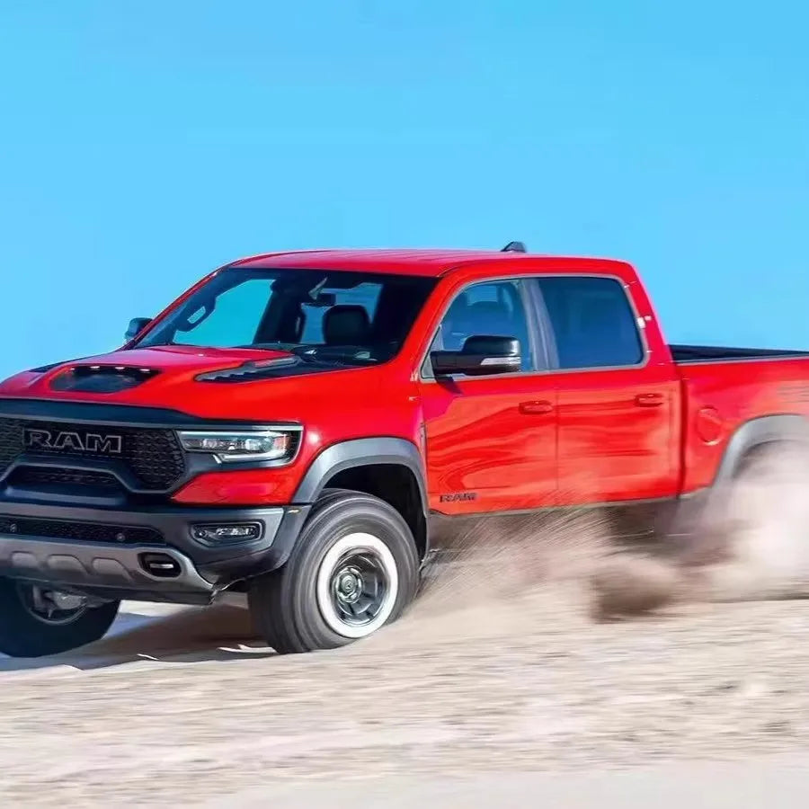 KM Thunder Dodge Tyrannosaurus RAM 1500 Simulation 1/8 Remote Control Electric 4WD Climbing Vehicle Pickup Off road Vehicle