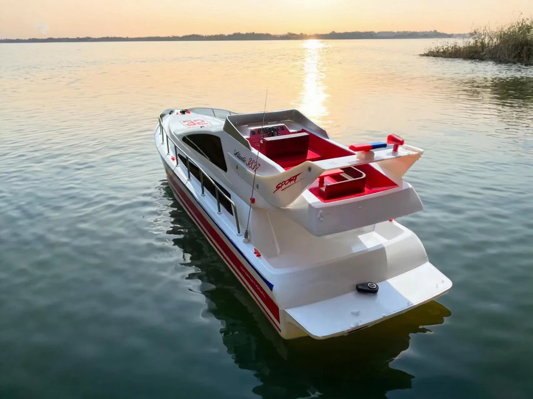 Super large remote control yacht 2.4G remote control ship model driven by two motors 70CM (27.5 inches) large hull outdoor lakes