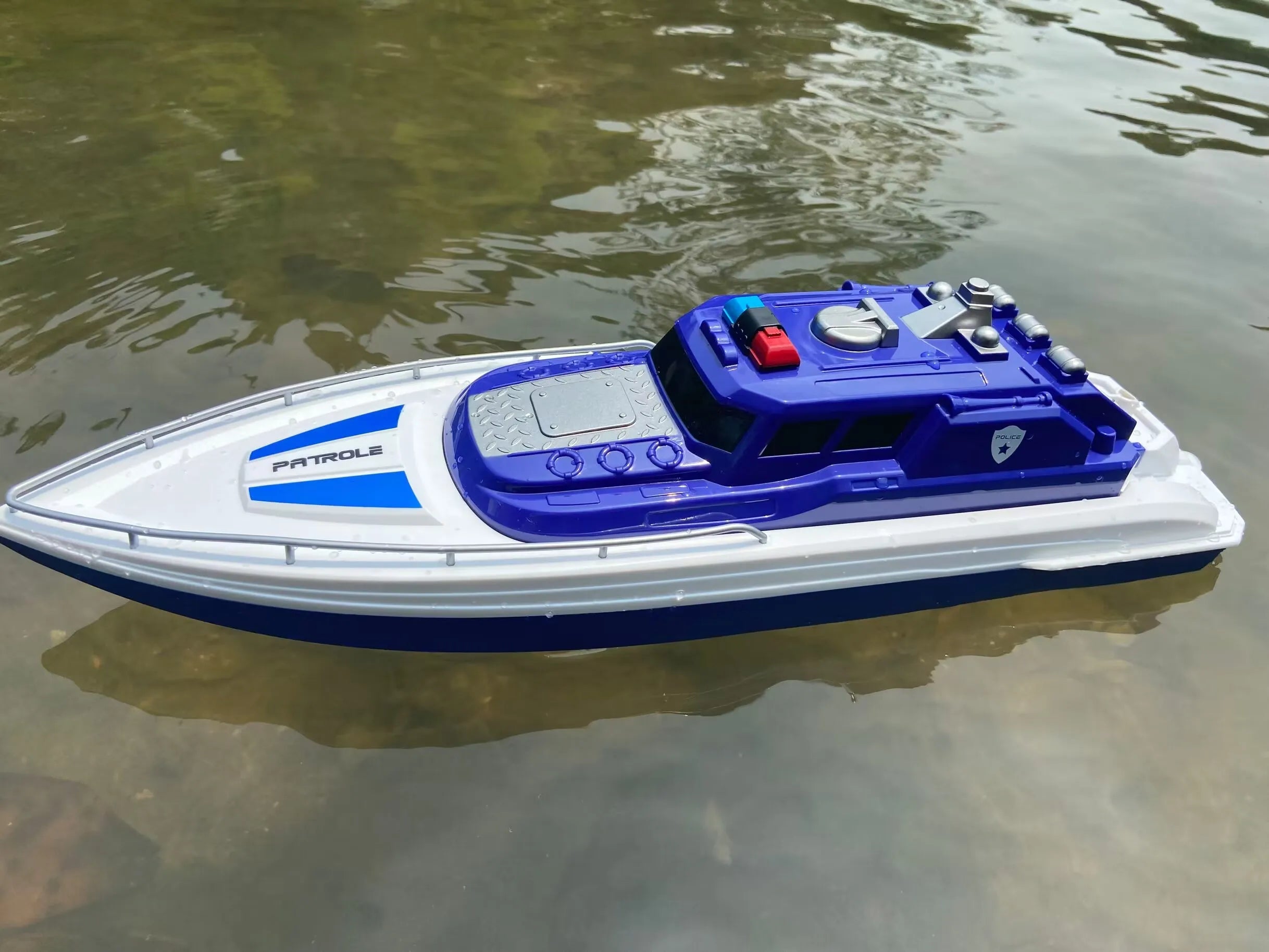 Super large remote control yacht 2.4G remote control ship model driven by two motors 70CM (27.5 inches) large hull outdoor lakes