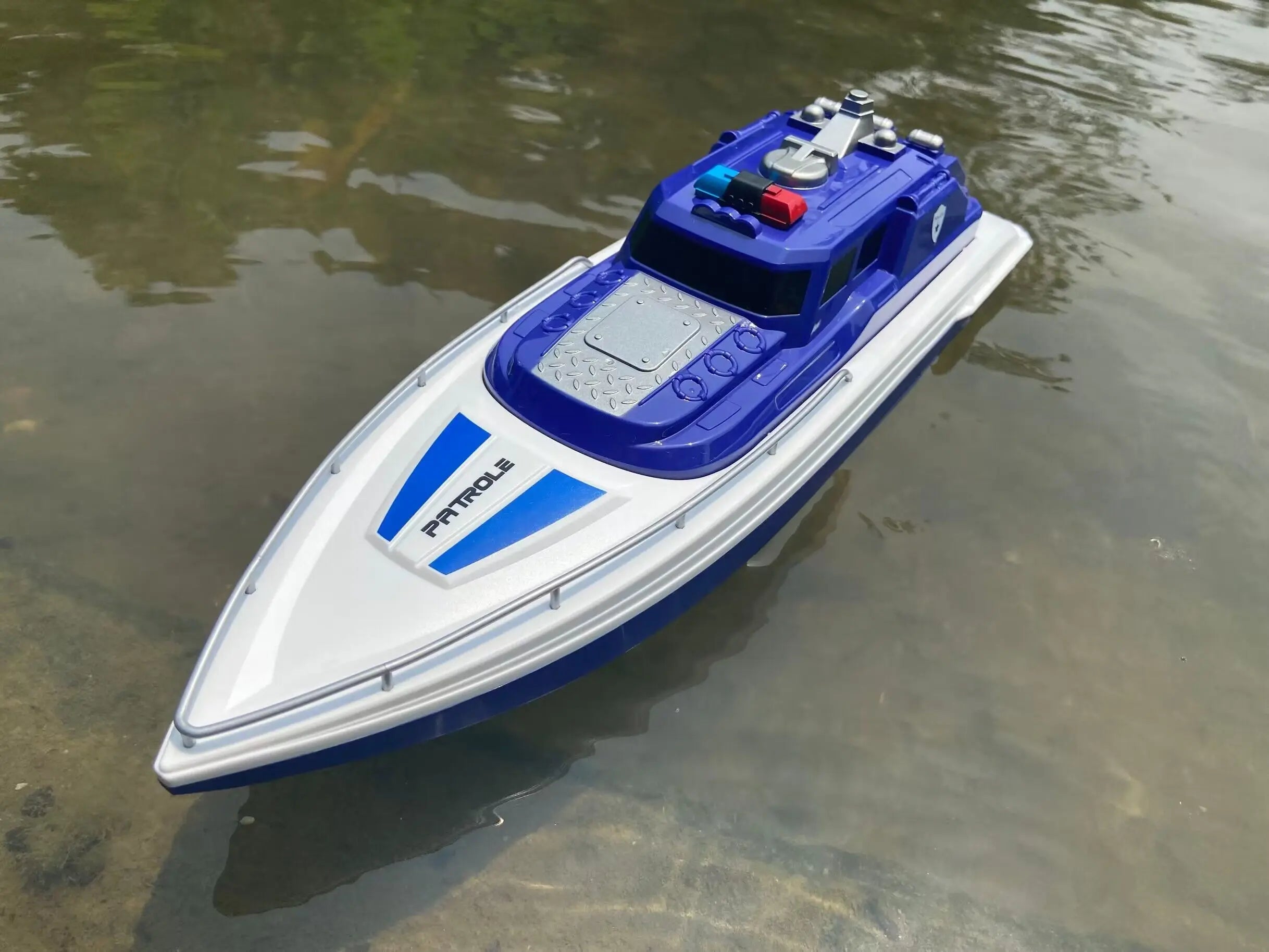 Super large remote control yacht 2.4G remote control ship model driven by two motors 70CM (27.5 inches) large hull outdoor lakes