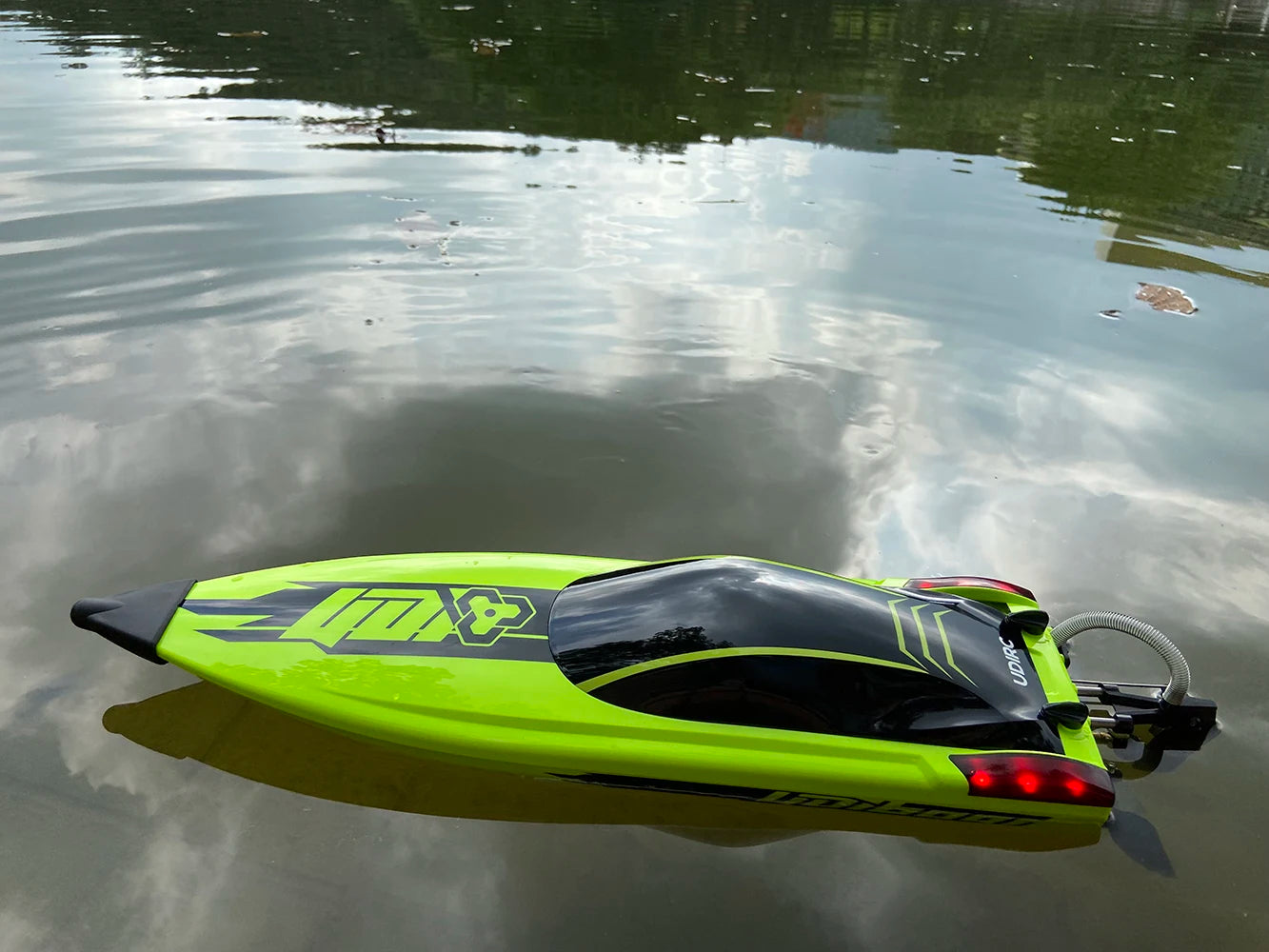 22.8Inches UDI R/C UDI018 Large RC Speed Boat 2.4G 4WD  40-45km/h Remote Control Brushless Watercraft for Hobby Adult
