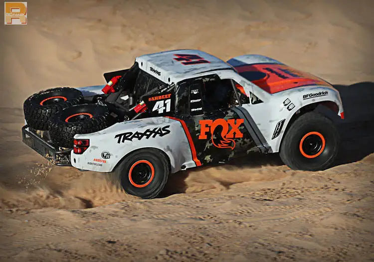 TRAXXAS UDR New RC Car 85086-4 1:7 Scale Brushless Electric Desert Racer with Light Kit, RC Toy Great Gift for Kids and Adults.