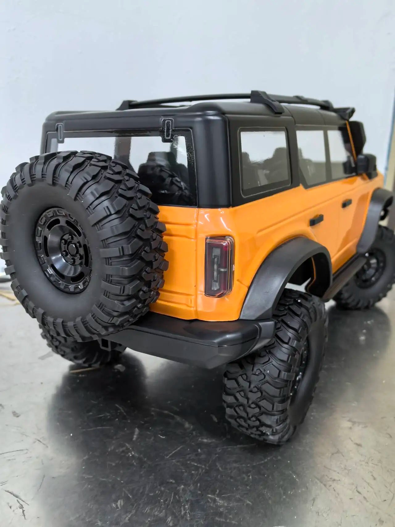 NEW Upgrades 2025 HB R001 Bronco with electric winch 1/10 4WD Remote Control Off-road Vehicle Electric Model RC Climbing